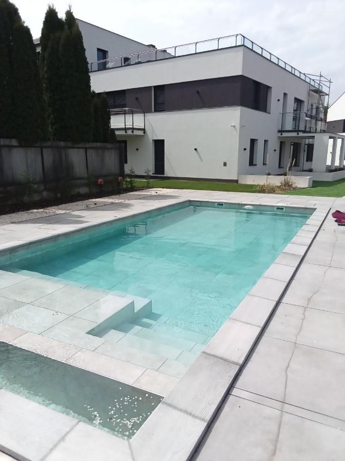 Oasis Beach Apartman Hajduszoboszlo Exterior photo