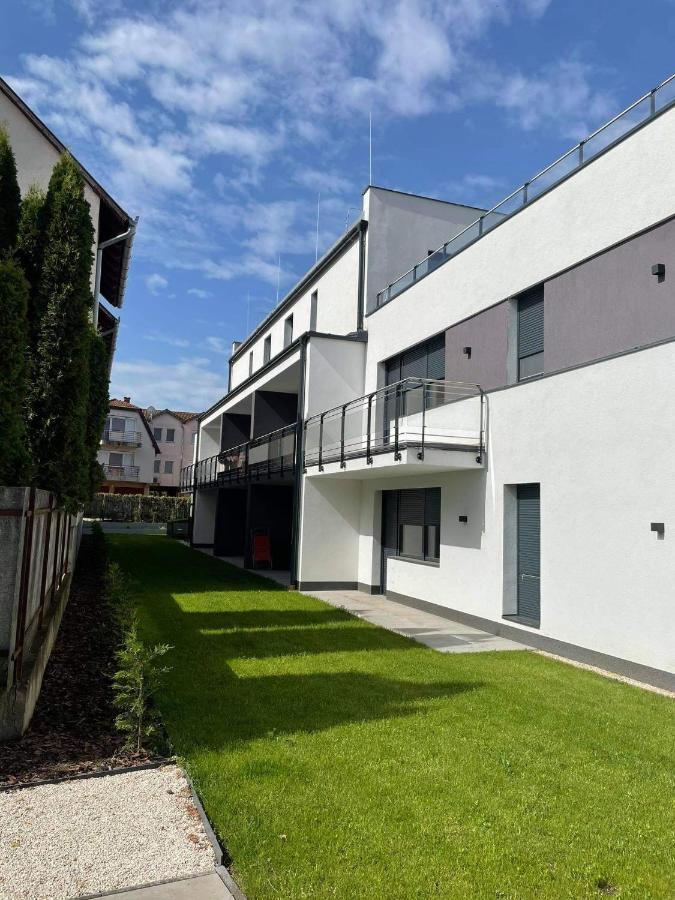 Oasis Beach Apartman Hajduszoboszlo Exterior photo